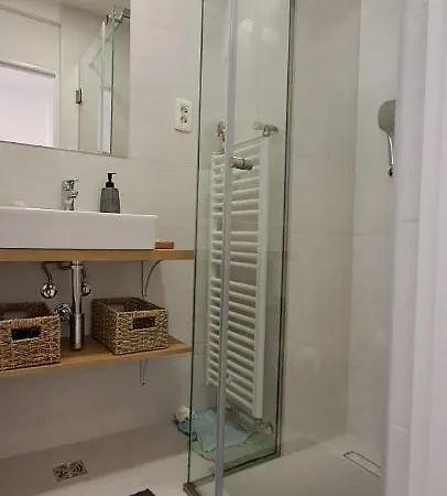 Cozy At Prime Location Above Ferhadija Street דירה סראייבו