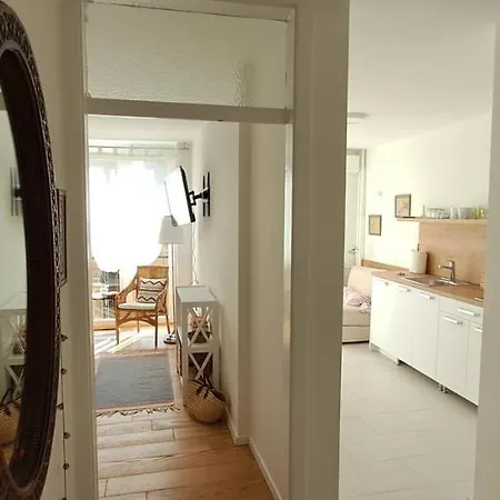 Chic & Comfy Hideaway In The Heart Of The *