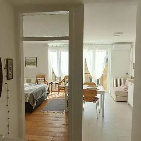 דירה Cozy At Prime Location Above Ferhadija Street סראייבו