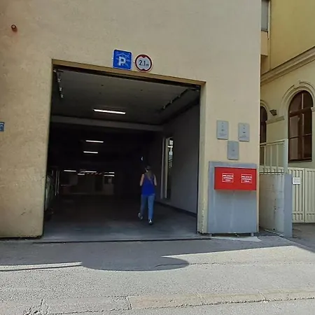 Cozy At Prime Location Above Ferhadija Street סראייבו