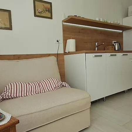 Leli Apartment *