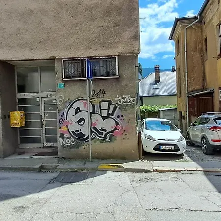 Cozy At Prime Location Above Ferhadija Street דירה סראייבו