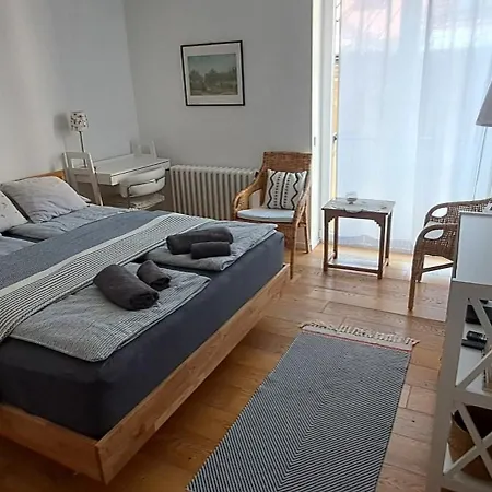 Chic & Comfy Hideaway In The Heart Of The