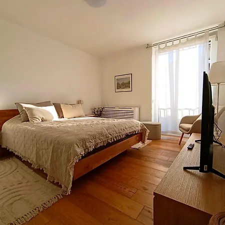 Chic & Comfy Hideaway In The Heart Of The *