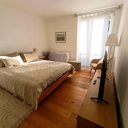 Chic & Comfy Hideaway In The Heart Of The Apartament