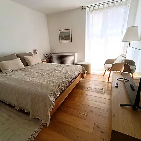 Apartament Chic & Comfy Hideaway In The Heart Of The