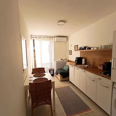 Chic & Comfy Hideaway In The Heart Of The 아파트