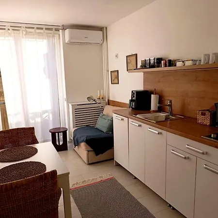 아파트 Chic & Comfy Hideaway In The Heart Of The *