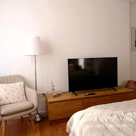 Chic & Comfy Hideaway In The Heart Of The