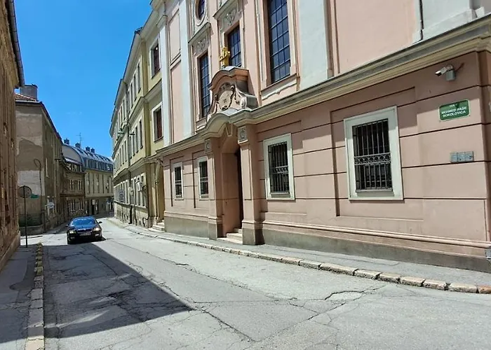 Apartment Cozy At Prime Location Above Ferhadija Street Sarajevo