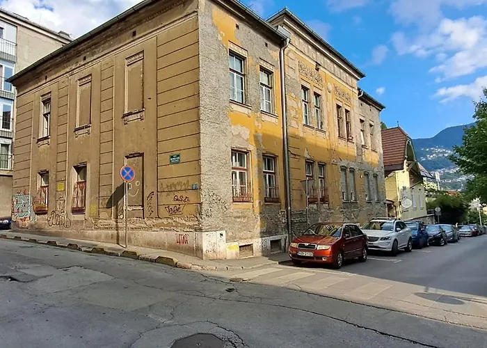 Cozy At Prime Location Above Ferhadija Street Apartment *